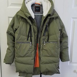 SOLD. Orolay Women's Thickened Down Jacket. Size Medium. Green Olive. Preowned.